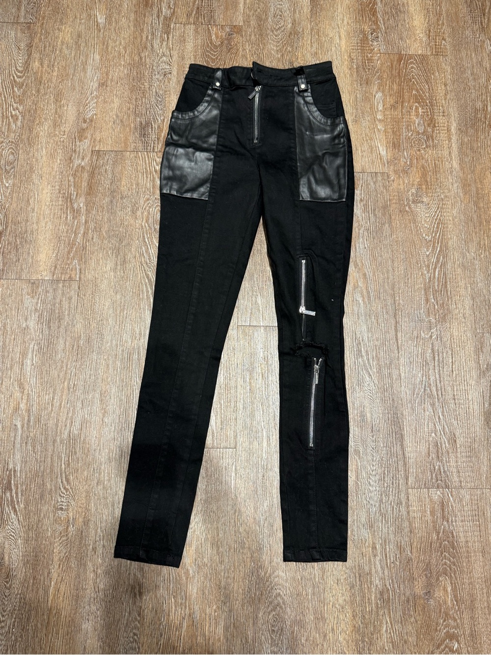 Maniere De Voir Black Chinos with Adjustable Side Tabs